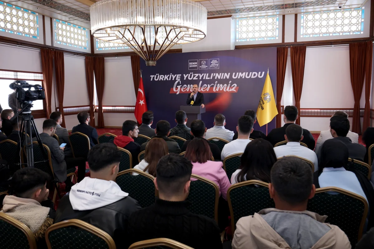 Başkan Altay, 12 İlçeden Gençlerle Konya’da Buluştu
