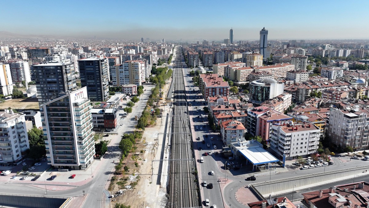 Başkan Altay: Banliyö Hattıyla Güvenli ve Rahat Ulaşım Geliyor